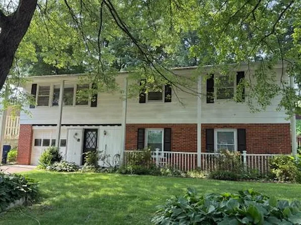 9075 Andromeda Dr, Burke, VA 22015