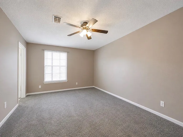 3728 Autumn Ln — Photo 11