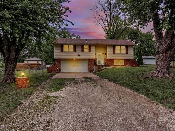 5th image of 2575 38th St
