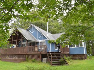 122 Cheyenne Rd, Shohola, PA 18458