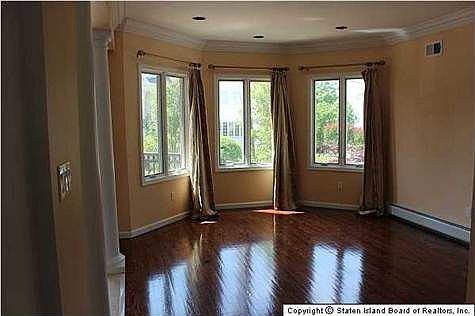 5th image of 33 Joline Ln