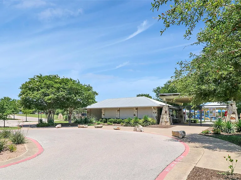 3009 Silvergrass Cv — Photo 37