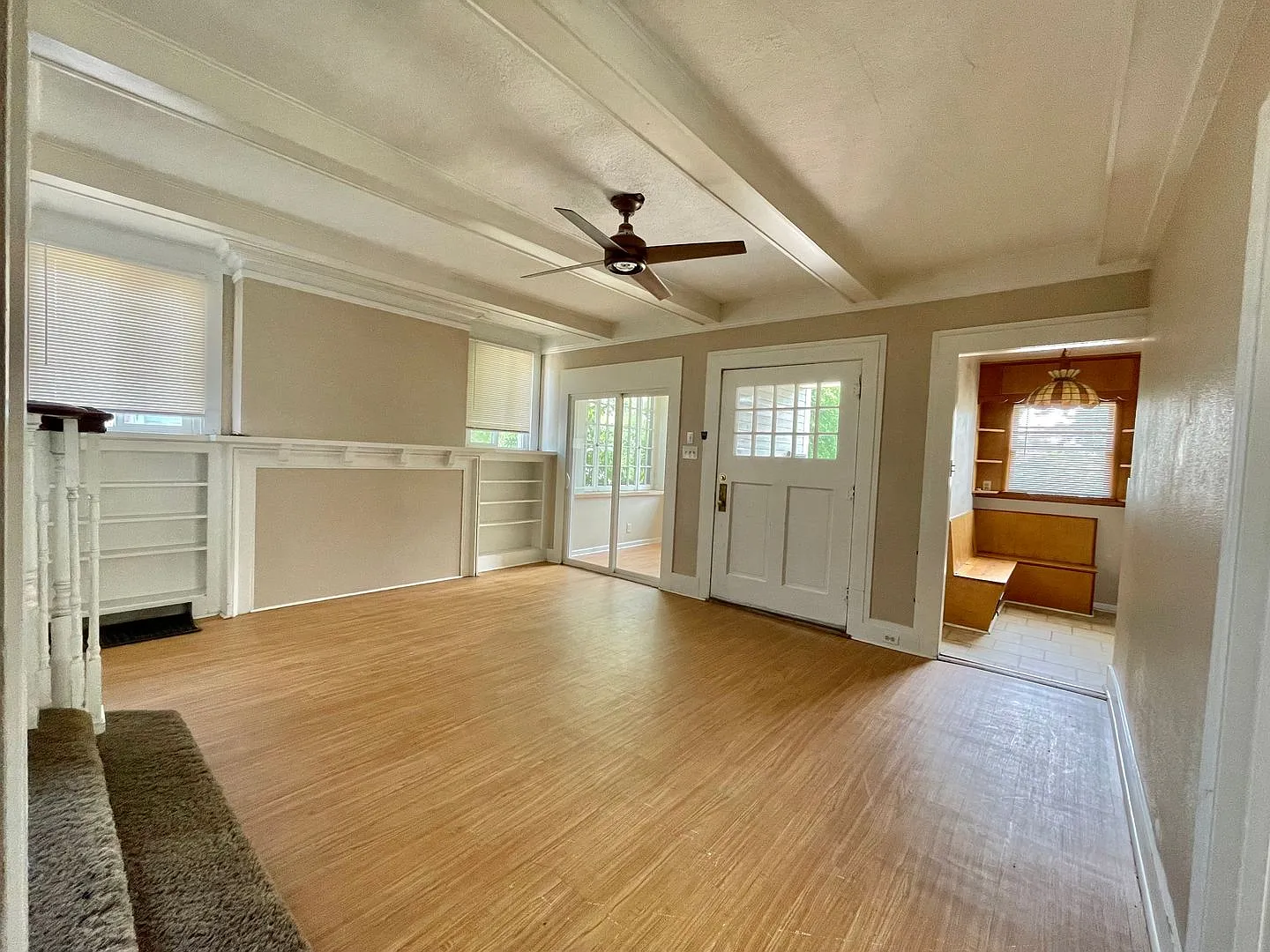 Spacious 8 Bedroom Across From Unc - Pre-Leasing For May — Photo 2