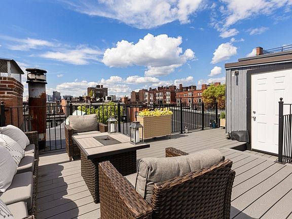 4th image of 230 Marlborough St APT 4