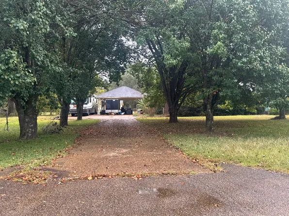 123 Highland Dr, Florence, MS 39073