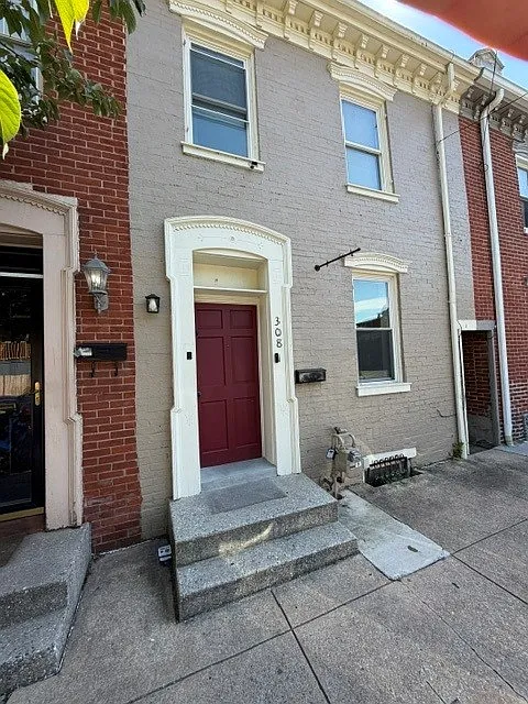 308 W Princess St