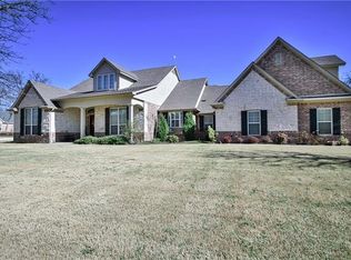 6105 Temple Oaks Ct, Granbury, TX 76049