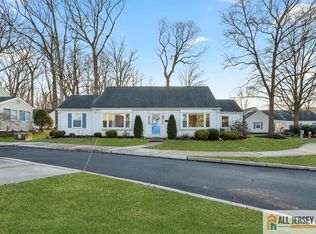 287 Sunset Cir, Monroe Township, NJ 08831