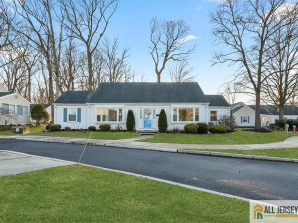 287 Sunset Cir, Monroe Township, NJ 08831