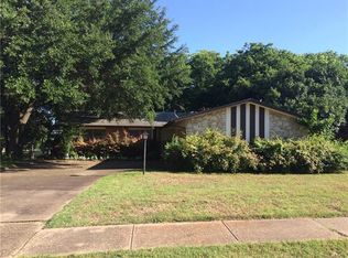 4606 Silver Springs Dr, Dallas, TX 75211