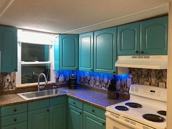 5th image of 412 Hornsby Ln