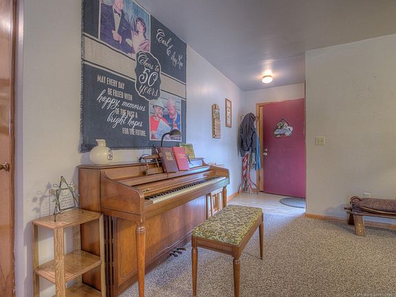 3rd image of 1103 SE 9th St