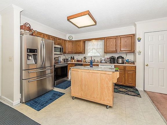 4th image of 95 Vista Ct