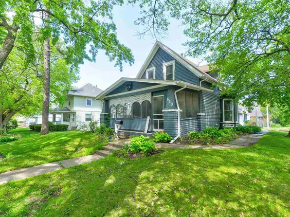 520 S Iowa Ave, Washington, IA 52353