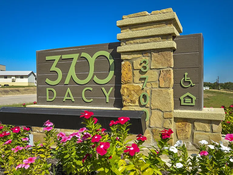 3700 Dacy — Photo 14