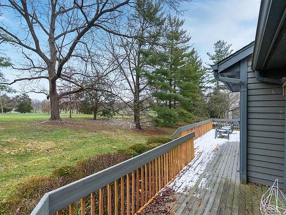 5th image of 16 Woodcreek Dr