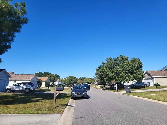 Exterior Neighborhood (street photo)