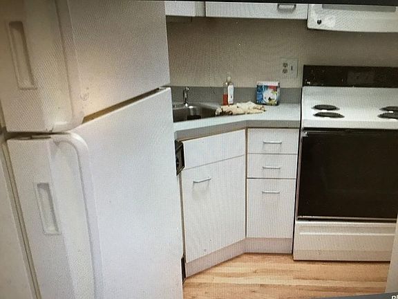 4th image of 230 Willard St Unit 611