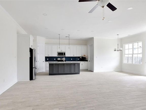3rd image of 4817 Liberty Oaks Dr