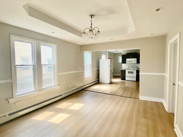30 Shultas Pl, Hartford, CT 06114