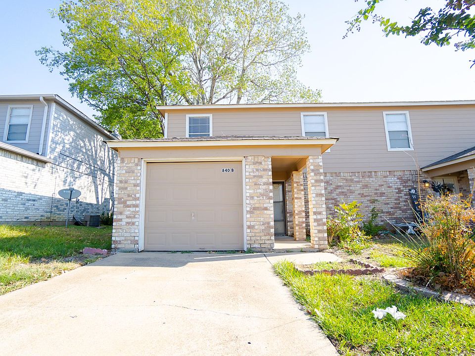 1st image of 840 NW Summercrest Blvd #B