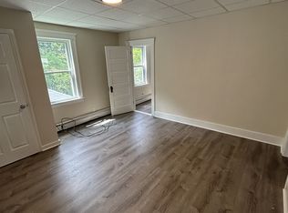 5 Robinson St #B, Webster, MA 01570