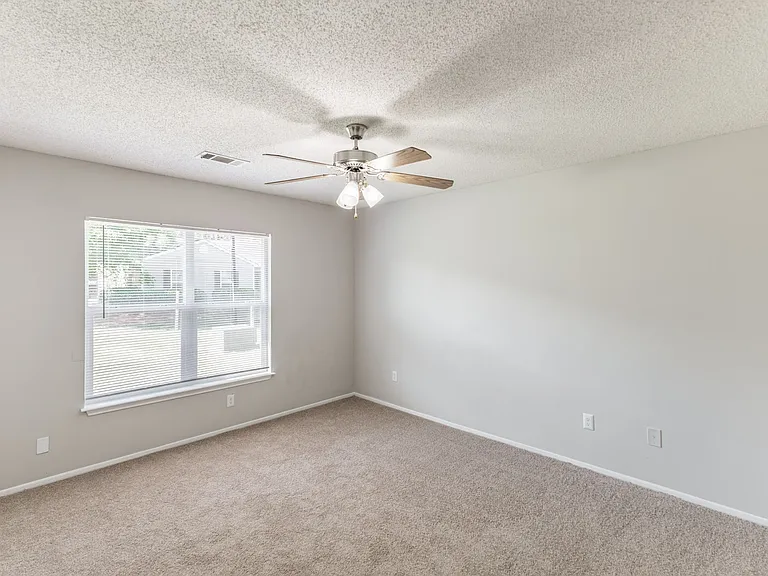 Madison Pines — Photo 28