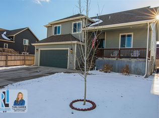 976 S 5th Ave, Mills, WY 82644