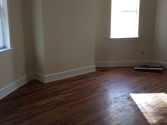 4th image of 703 Mount Hope Ave #1