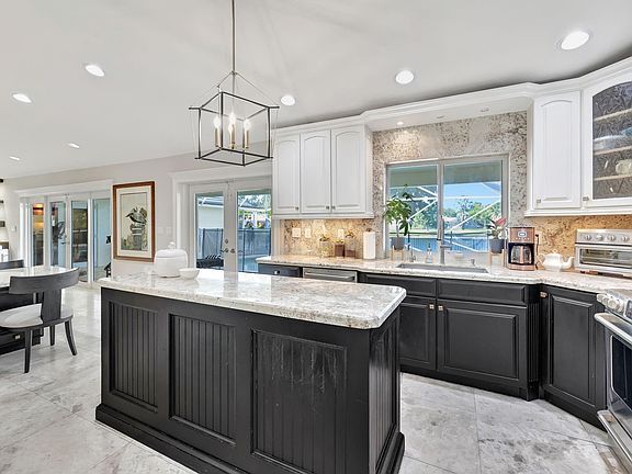 5th image of 596 NW 111th Way