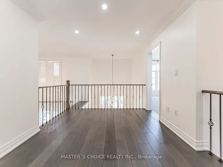 2357 Rideau Dr — Photo 19