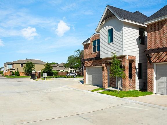 2nd image of 8818 Hollywood Garden Ln