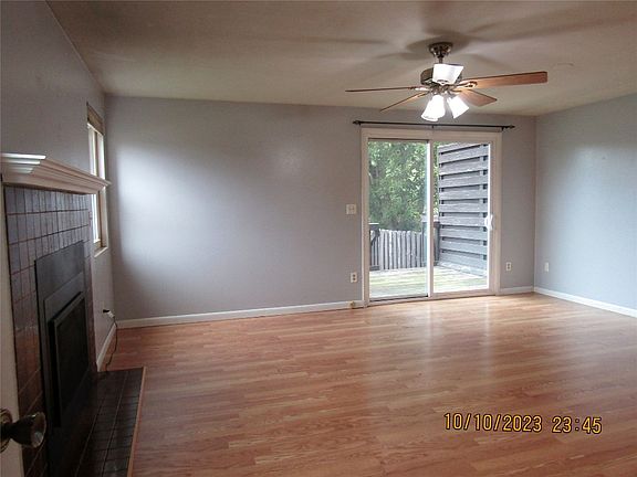4th image of 919 White Birch Ln