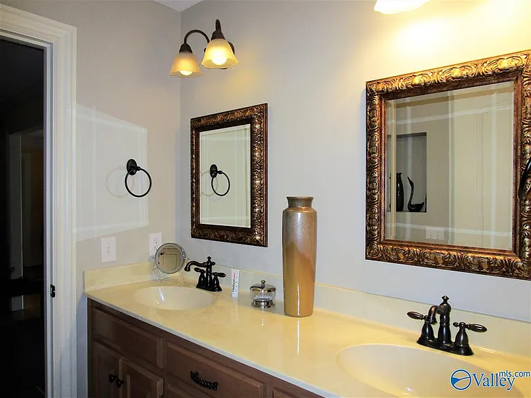 4015 High Mountain Rd NE — Photo 16