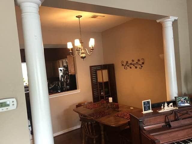 1st image of 2961 Queensland Dr