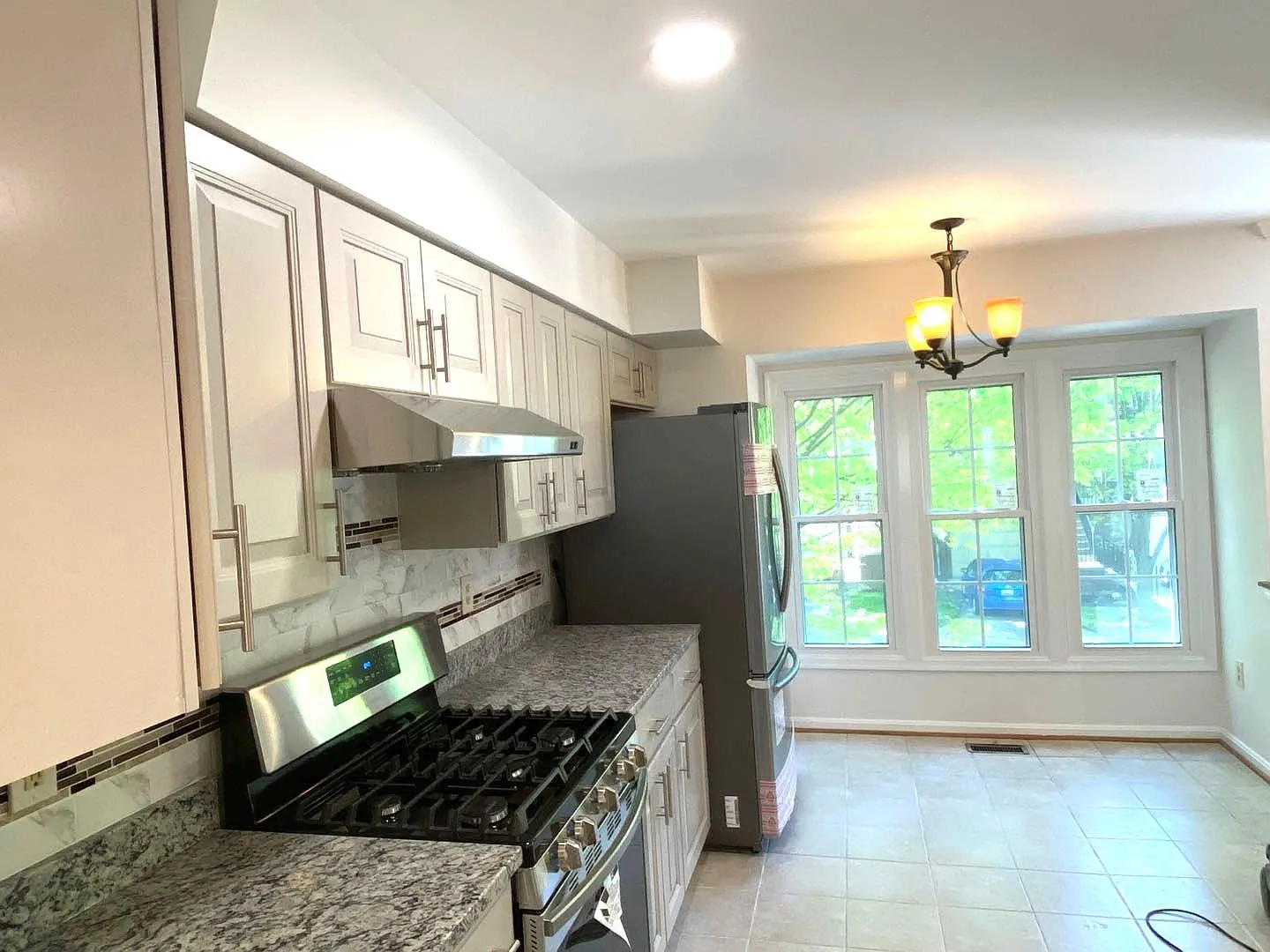 3 bed, 3.5 bath, 2396 sqft, $2,950 — Photo 4