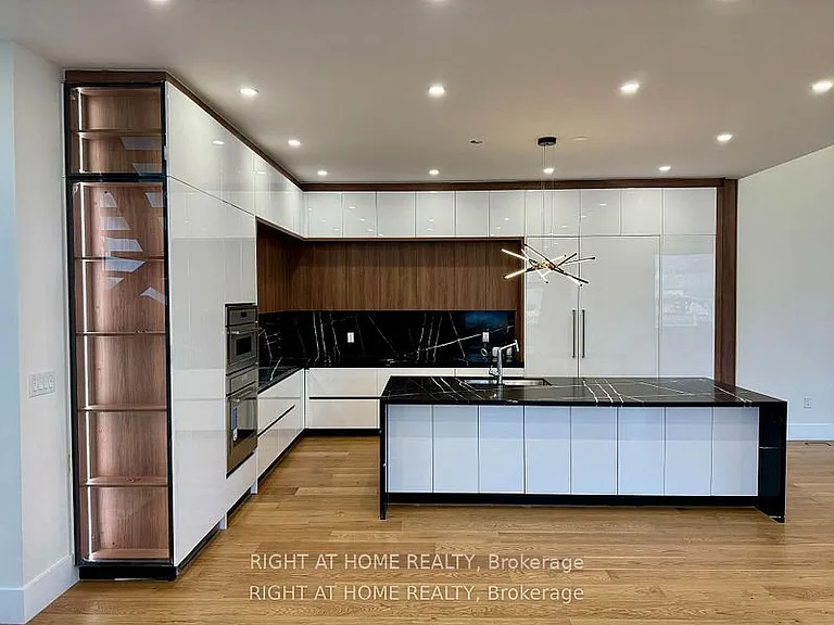 47 Kingswood Rd — Photo 4