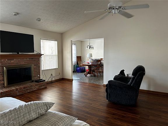 4th image of 217 Syracuse Ct