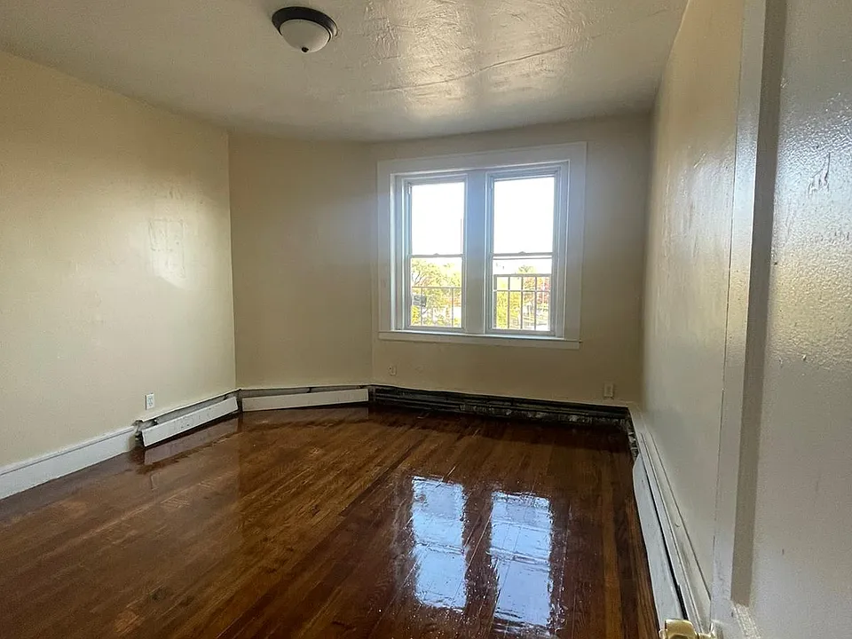 703 Howard Ave #422