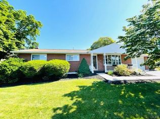 3373 Gail Ln, Whitehall, PA 18052
