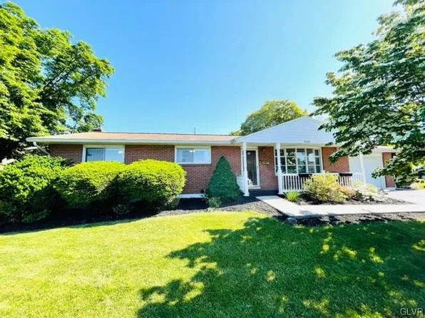3373 Gail Ln, Whitehall, PA 18052