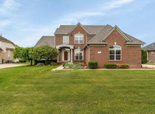 35820 Windridge Dr, New Baltimore, MI