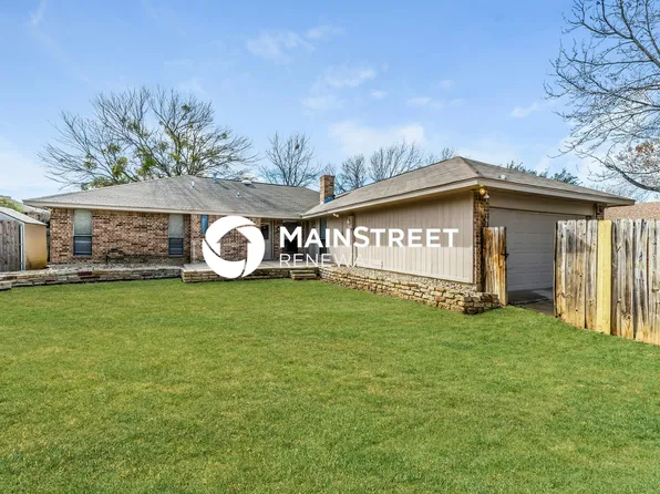 1615 Saint James Dr, Carrollton, TX 75007