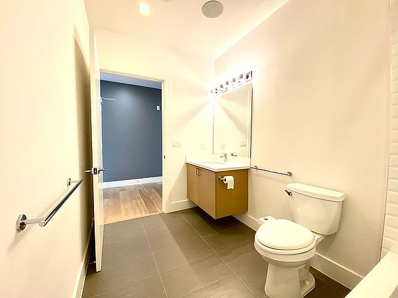 4th image of 3418 26th St APT 4
