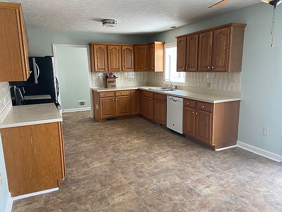 3rd image of 1106 Jubal Early Dr