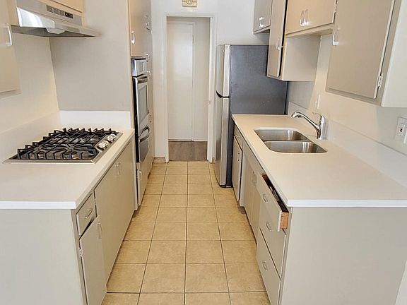 4th image of 3712 Inglewood Blvd #209