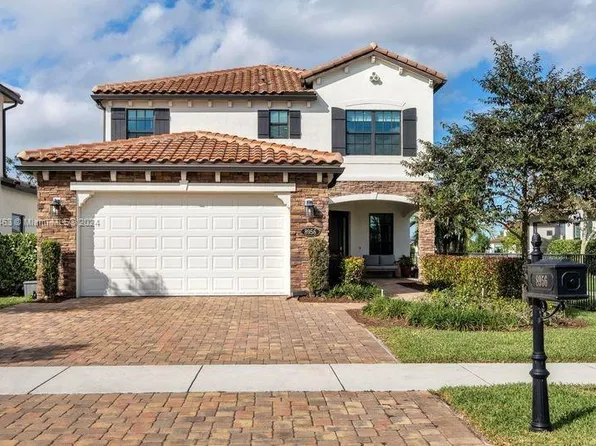 8956 E Grand Prix Ln, Boynton Beach, FL 33472
