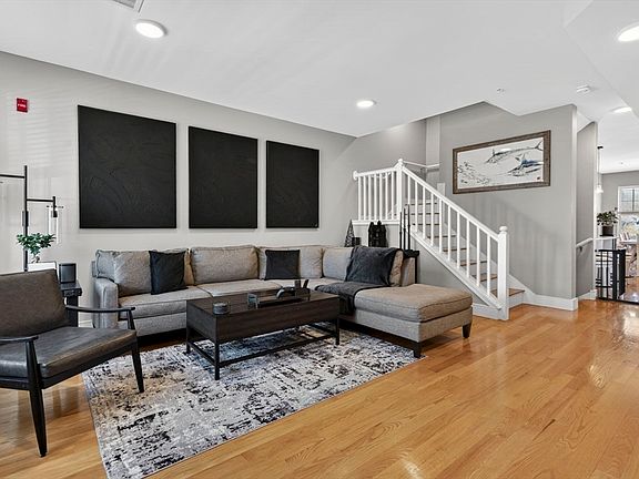 4th image of 78 Boston St #78