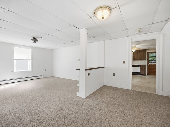 5th image of 18 Oak St