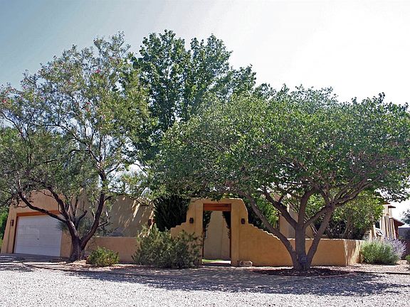 4th image of 233 Noble Ln